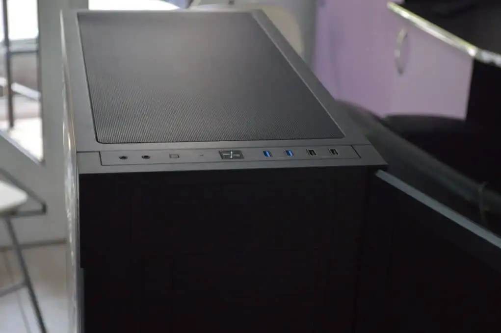 ExteriorThermaltake F31 Suppressor